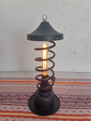 Художественная композиция под названием "Spin-Lamp" - Calavera Estudio Dgo Mx, Подлинное произведение искусства, Светильник