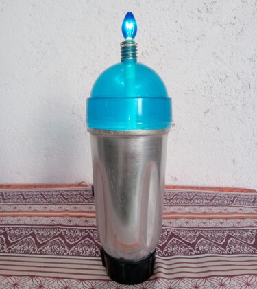 Diseño titulada "Blue Smootie Lamp" por Calavera Estudio Dgo Mx, Obra de arte original, Acero inoxidable