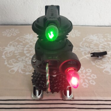 제목이 "Recycled Robot"인 조형물 Calavera Estudio Dgo Mx로, 원작, 금속