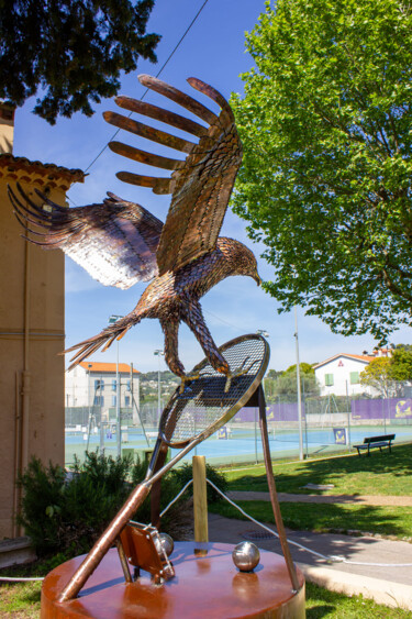Skulptur mit dem Titel "LES AILES DE MOUGINS" von Calou, Original-Kunstwerk, Metalle