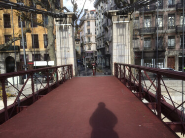 Fotografia intitulada "Pont rouge" por Camille R., Obras de arte originais, Fotografia digital