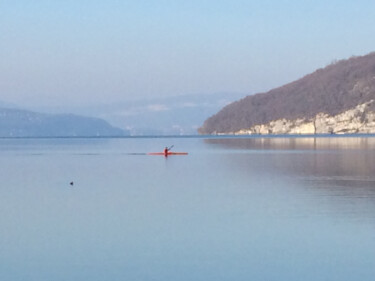 Photographie intitulée "Rouge kayak" par Camille R., Œuvre d'art originale, Photographie non manipulée