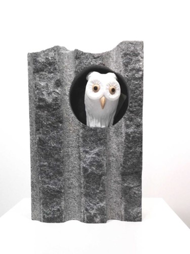 Скульптура под названием "MOCHO NO BURACO" - Carlos Rodrigues, Подлинное произведение искусства, Камень