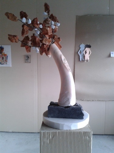 Escultura intitulada "ÁRVORE EM FLOR" por Carlos Rodrigues, Obras de arte originais, Pedra