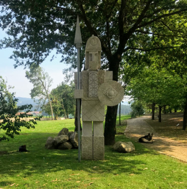 Скульптура под названием "GUERREIRO GALAICO" - Carlos Rodrigues, Подлинное произведение искусства, Камень