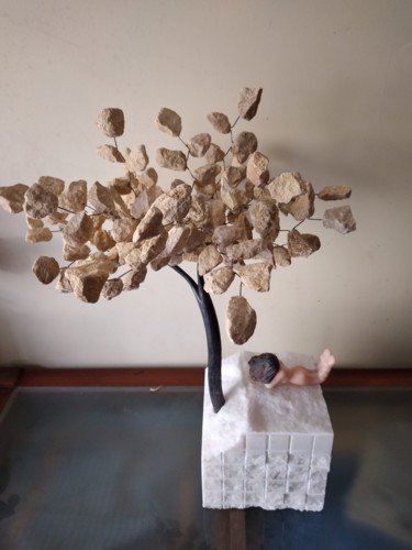 Sculpture titled "DEITADA DE PÉS PARA…" by Carlos Rodrigues, Original Artwork, Stone