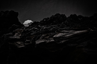 Photography titled "Par delà les rochers" by Carmen Lazarescu, Original Artwork, Digital Photography