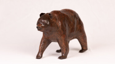 Escultura intitulada ""L'Ours Brun"" por Carole Le Bolloc'H, Obras de arte originais, Papel machê