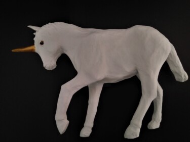 Sculpture titled "La Licorne" by Carole Le Bolloc'H, Original Artwork, Paper maché