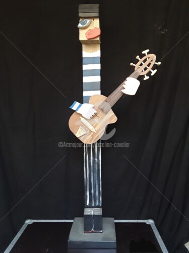 Sculpture intitulée "Jano à la guitare" par Caroline Cavalier, Œuvre d'art originale, Bois