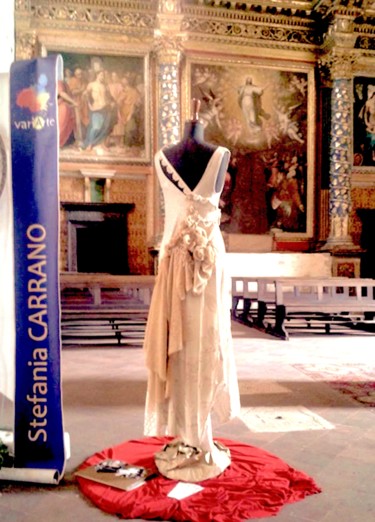 Artigianato intitolato "abito da sposa REBE…" da Stefania Carrano, Opera d'arte originale