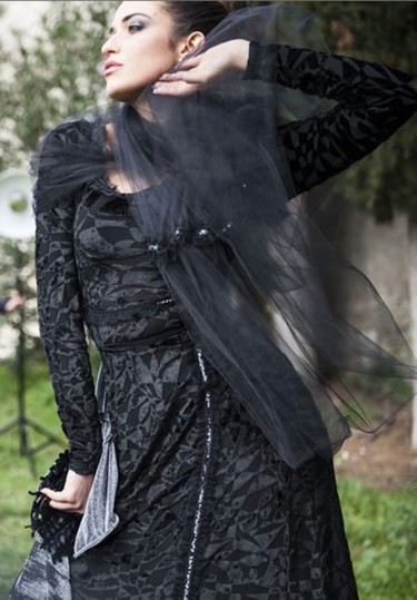 제목이 "noir"인 미술품 Stefania Carrano로, 원작, 의복