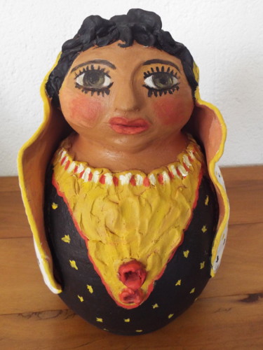 Sculpture titled "Madoninha em Oração" by Casa Tuia, Original Artwork, Ceramics