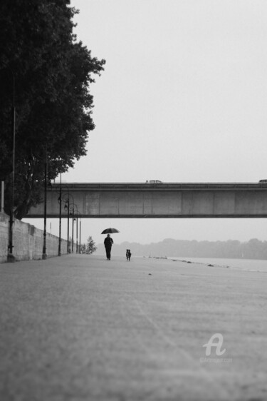 Photographie intitulée "It is raining men a…" par Cassandre Murail, Œuvre d'art originale, Photographie numérique