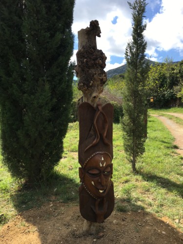 Скульптура под названием "Le totem du Castor" - Castor, Подлинное произведение искусства, Дерево