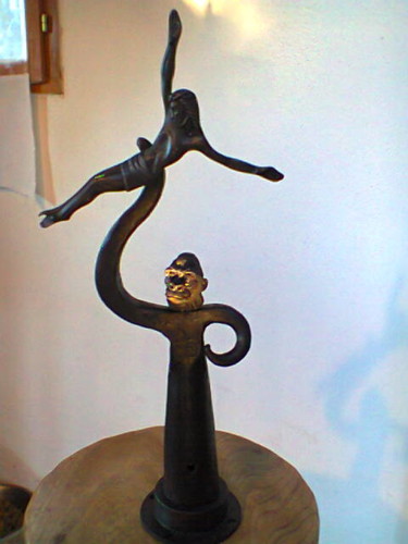 Sculpture titled "l-homme-descend-du-…" by Castor, Original Artwork