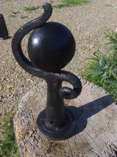 Sculpture titled "la grosse tête n' 2" by Castor, Original Artwork