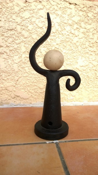 Sculpture intitulée "un peu de douceur "…" par Castor, Œuvre d'art originale