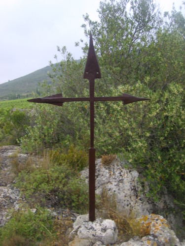 Sculpture intitulée "croix de fraissé st…" par Castor, Œuvre d'art originale