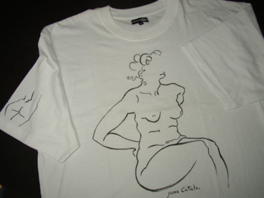 Artisanat intitulée "T-shirt" par Josée Catalo, Œuvre d'art originale