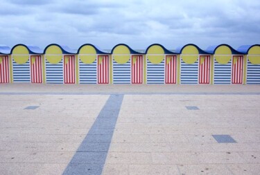 Photographie intitulée "Dunkerque. Cabines…" par Catherine Boutin, Œuvre d'art originale