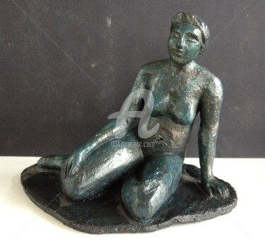 Скульптура под названием "Femme rêveuse" - Catherine Clare, Подлинное произведение искусства, Терракота