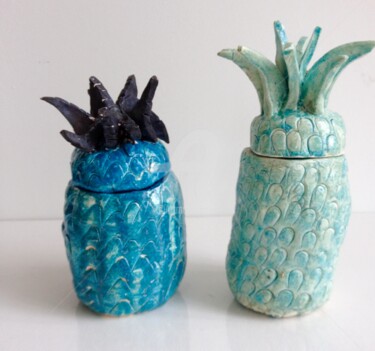 Sculpture titled "Ananas porcelaine" by Catherine Clare, Original Artwork