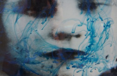 Photographie intitulée "encre bleue" par Catherine Jubert Asencio, Œuvre d'art originale, Photographie numérique