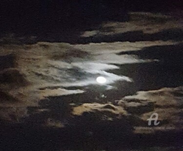 Fotografia zatytułowany „La lune voilée” autorstwa Catherine Oliver (Miss kat), Oryginalna praca, Fotografia cyfrowa