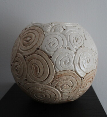 Sculpture titled "le vase boule" by Cathy Dapvril (CDL), Original Artwork, Ceramics