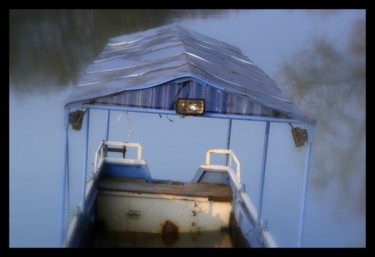 Photographie intitulée "barque" par Catherine Leininger, Œuvre d'art originale
