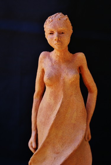 Skulptur mit dem Titel "Sculpture : Femme t…" von Catherine Zivi, Original-Kunstwerk, Keramik