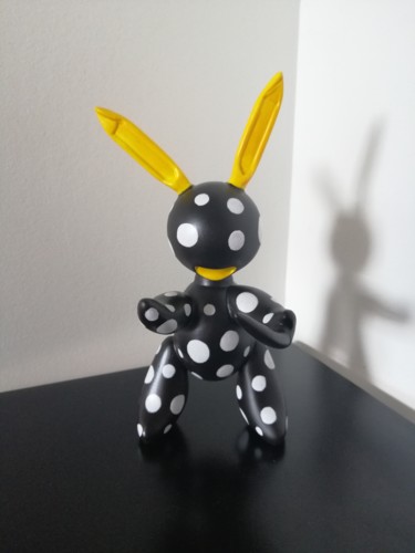 Sculpture titled "Bunny" by Carole Carpier, Original Artwork, Resin