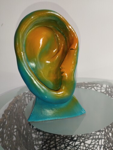 Sculpture titled "Ecoute Toi" by Cécile Aubert, Original Artwork, Clay