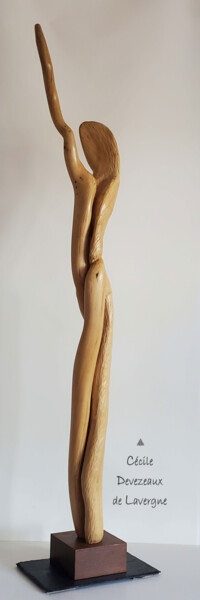 Скульптура под названием "Rebel For Life" - Cécile Devezeaux De Lavergne, Подлинное произведение искусства, Дерево