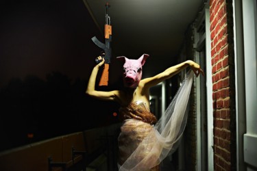 Photographie intitulée "Pig Life" par Cécile Fauroux, Œuvre d'art originale