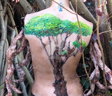 Скульптура под названием "Mother Nature" - Cecile Gonne Victoria, Подлинное произведение искусства, Акрил