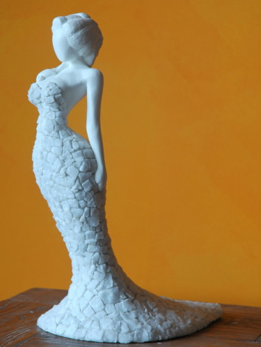Sculpture titled "La Mariée" by Cécile Perrichard, Original Artwork, Plaster