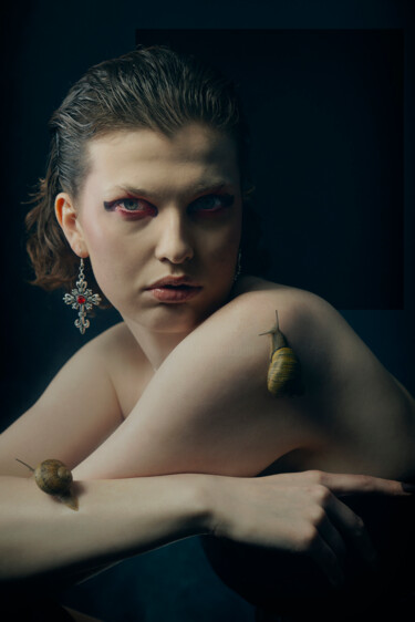 Photography titled "The Snail Lady II" by Cédric Brion (Studio Clavicule Pics), Original Artwork, Digital Photography