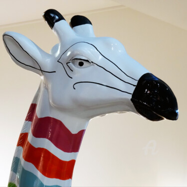 Фотография под названием "Tall giraffa and he…" - Cédric Hajiji, Подлинное произведение искусства, Цифровая фотография