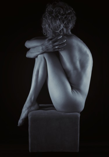 Photography titled "La femme au tabouret" by Céline Pivoine Eyes, Original Artwork, Digital Photography