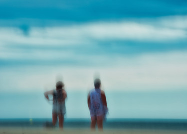 Femmes face à la mer Photographie intitulée "Femmes face à la mer" par Céline Pivoine Eyes, Œuvre d'art originale, Photographie numérique