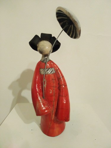 Sculpture titled "Mini-geisha rouge à…" by Sandrine Sueres, Original Artwork, Ceramics