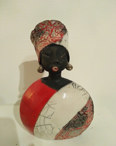 Sculpture titled "Doudou africaine" by Sandrine Sueres, Original Artwork, Ceramics