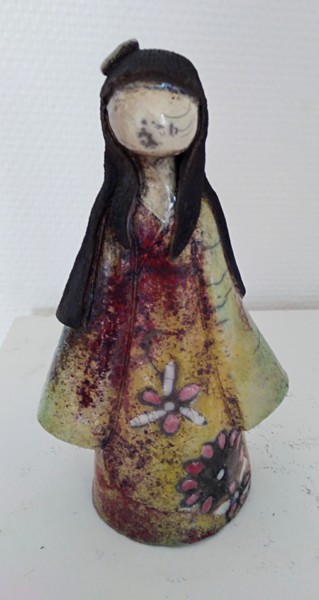 Sculpture titled "Mini-geisha cuivrée" by Sandrine Sueres, Original Artwork, Ceramics