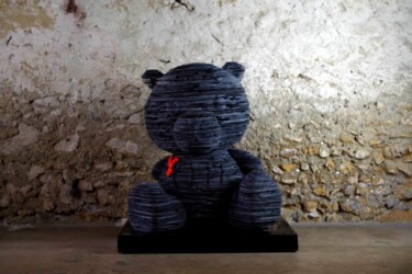 Scultura intitolato "teddy" da Chae Valerie Schmitt, Opera d'arte originale, Pietra