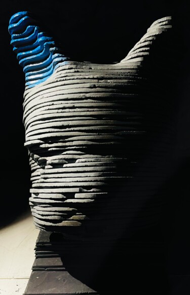 Скульптура под названием "FrenchY" - Chae Valerie Schmitt, Подлинное произведение искусства, Камень