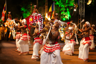 Fotografia intitolato "Beating Motion" da Chaminda Jayasekara, Opera d'arte originale, Fotografia digitale Montato su Altro…