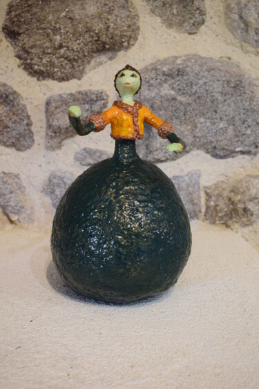 Sculpture titled "GRENOUILLETTE" by Chantal Lissonnet, Original Artwork, Paper maché