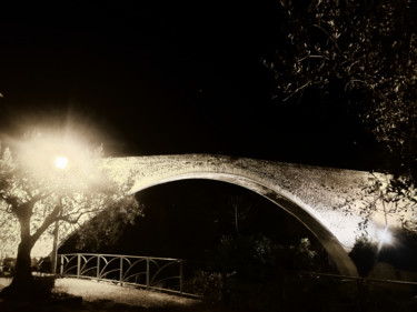 Photographie intitulée "Le pont Roman à Nyo…" par Josić Photographie, Œuvre d'art originale, Photographie manipulée